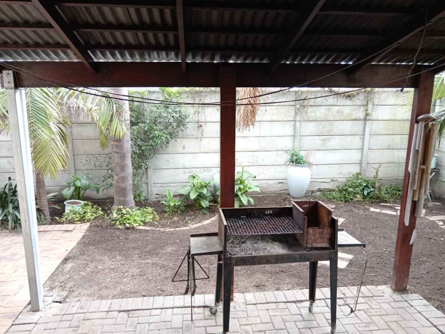 To Let 3 Bedroom Property for Rent in Protea Heights Western Cape